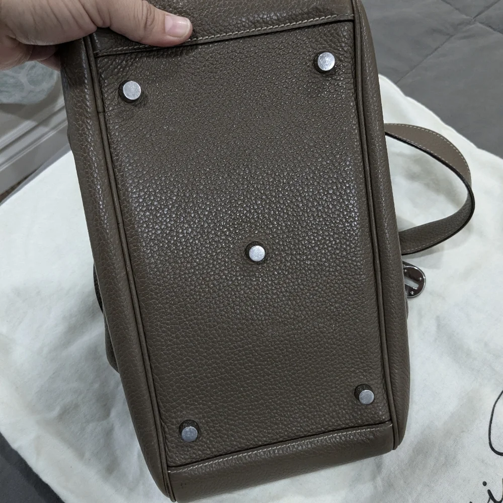 Elegant Brown Satchel Bag - Picture 8 of 16